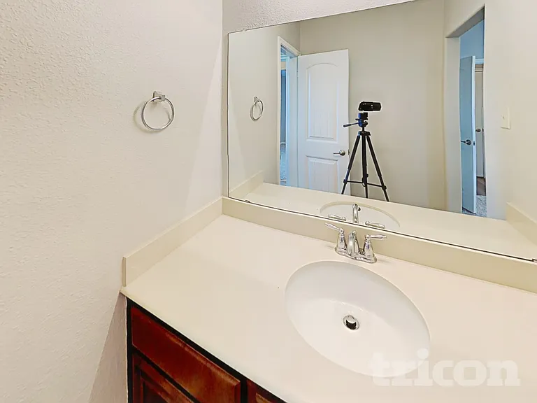 1216 Alder Tree Ln — Photo 15