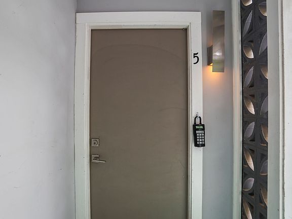 3rd image of 1984 Wellbourne Dr NE APT 5