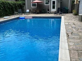 11 Lookoff Rd, Cranston, RI 02905