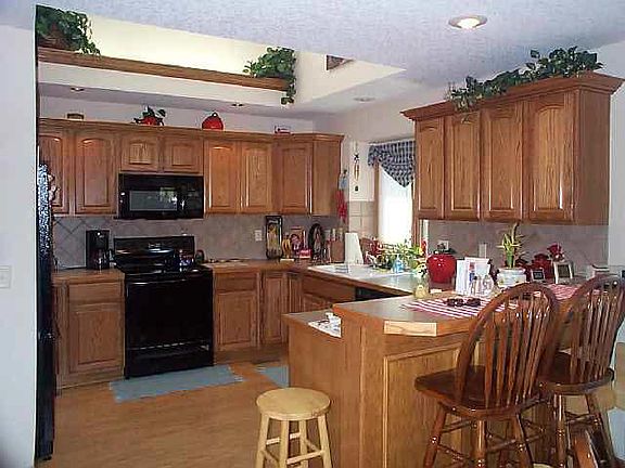 4th image of 901 McCaskey Ct