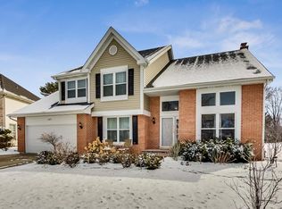 2895 Roslyn Ct E, Buffalo Grove, IL