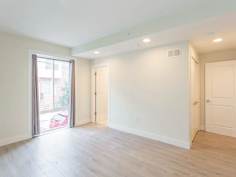 1533-39 Parrish St #3FA — Photo 12