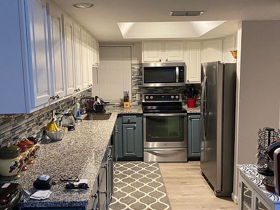 2nd image of 27 Fawn Ln