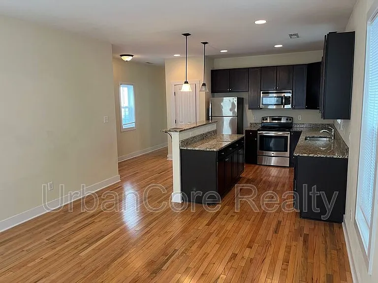 3508 E Clay St #A — Photo 1