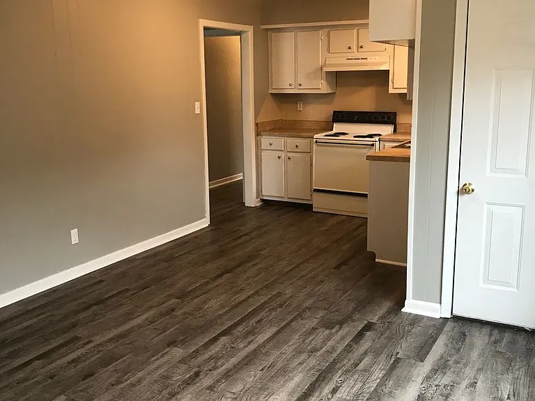 601 Robbins St — Photo 6