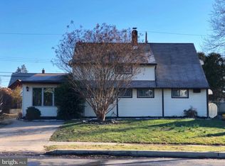 48 Geranium Rd, Levittown, PA 19057