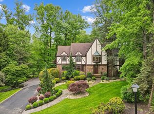 3 Wilshire Run, Scotch Plains, NJ 07076