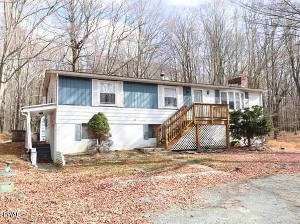 111 Running Deer Dr, Greentown, PA 18426