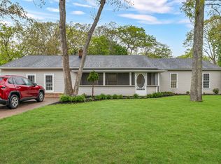 3 Russet Ln, Lake Grove, NY 11755