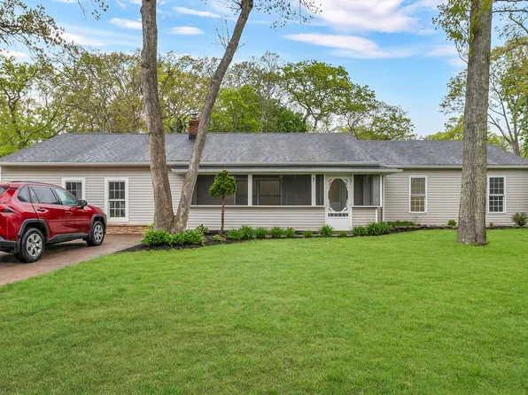 3 Russet Lane, Lake Grove, NY 11755