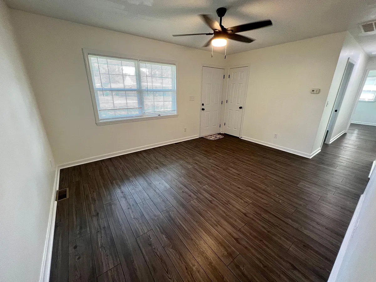 Building Photo - 2131 Biscayne Dr
