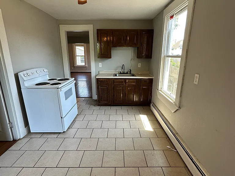47 1/2 Park St #A1 — Photo 3