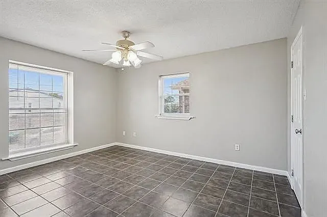 1635 Newport Pl #12 — Photo 6