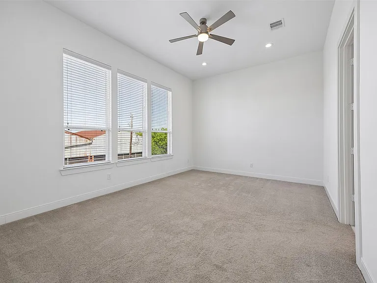 4621 Maxie St — Photo 12