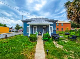 207 N Ceylon St, Eagle Pass, TX 78852