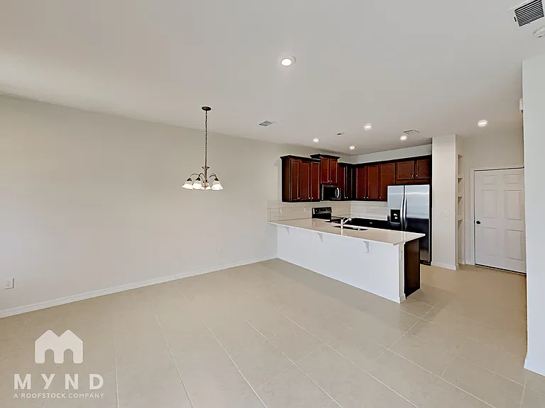 8831 Herencia Aly — Photo 6
