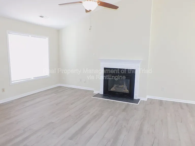 1856 Oakhurst Park Ln — Photo 4