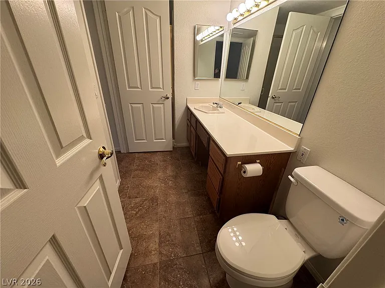 701 Capri Dr #13B — Photo 9