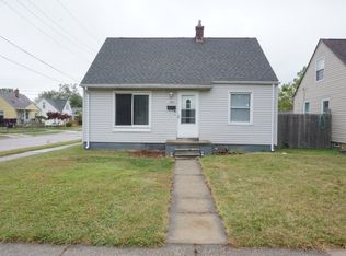 19005 Hazelwood St, Roseville, MI 48066