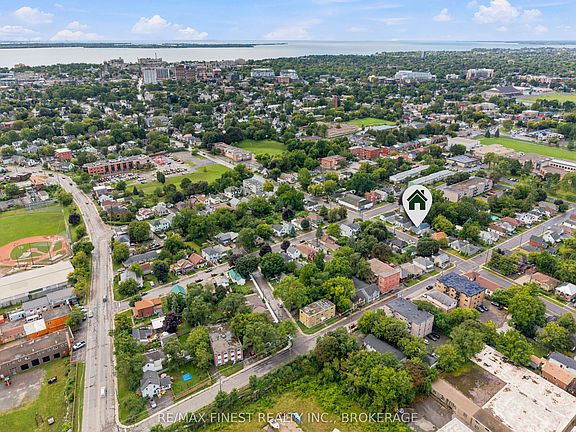 5th image of 270 Patrick St