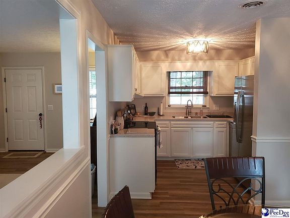 4th image of 115 Burchwood Cir