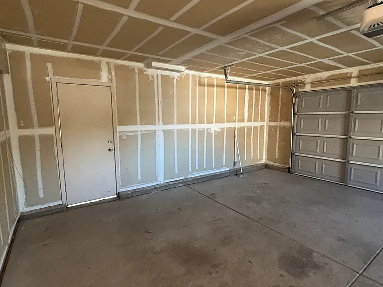 1017 Sun Meadow Dr — Photo 30