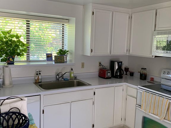 4th image of 818 Luz Ct