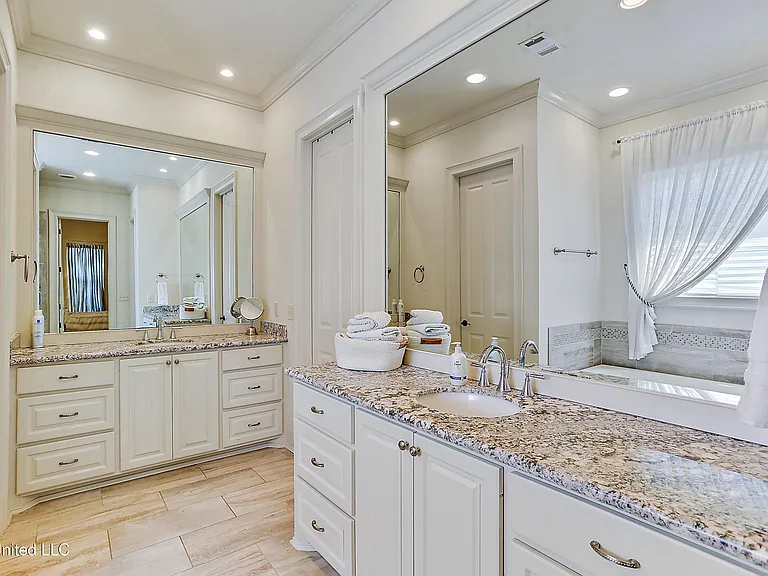 102 Cypress Lake Blvd S — Photo 24