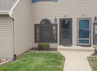 215 Stonebridge Ln, Smithville, MO 64089