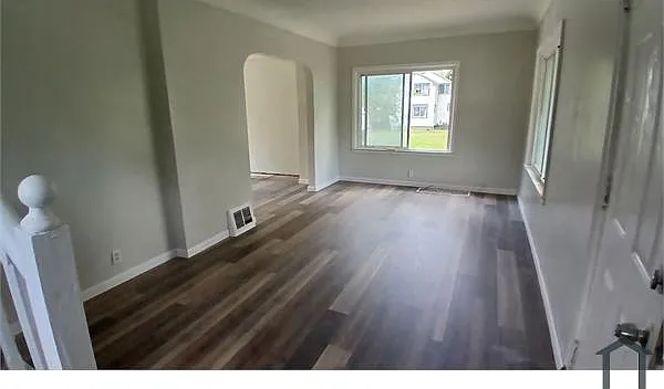 2037 Blades Ave — Photo 3