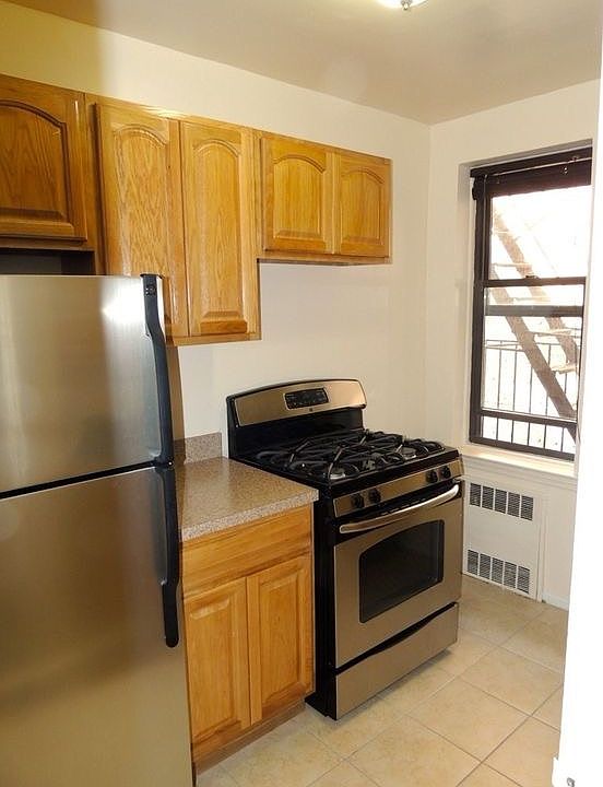 1st image of 13942 Beech Ave #2