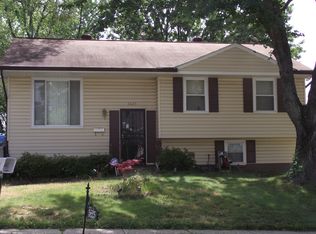 5625 Duchaine Dr, Lanham, MD 20706
