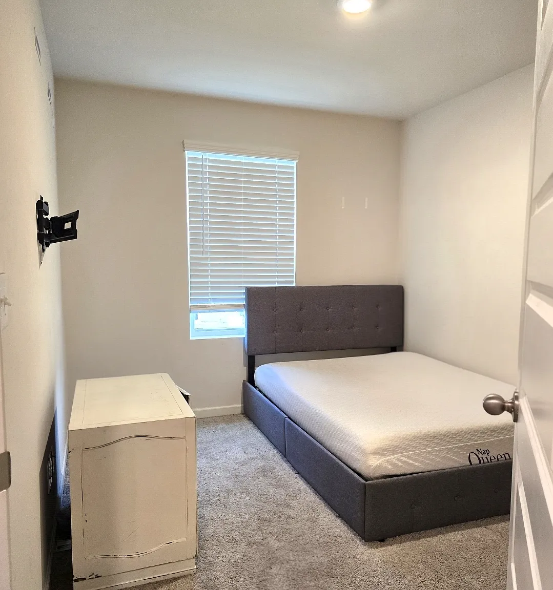3 bed, 2.5 bath, 1429 sqft, $850 — Photo 2