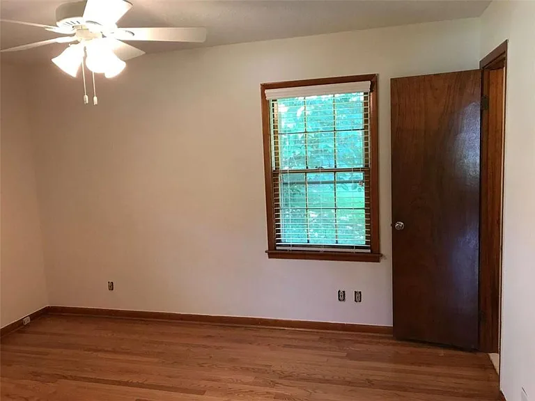 1321 Mary Dale Dr — Photo 11