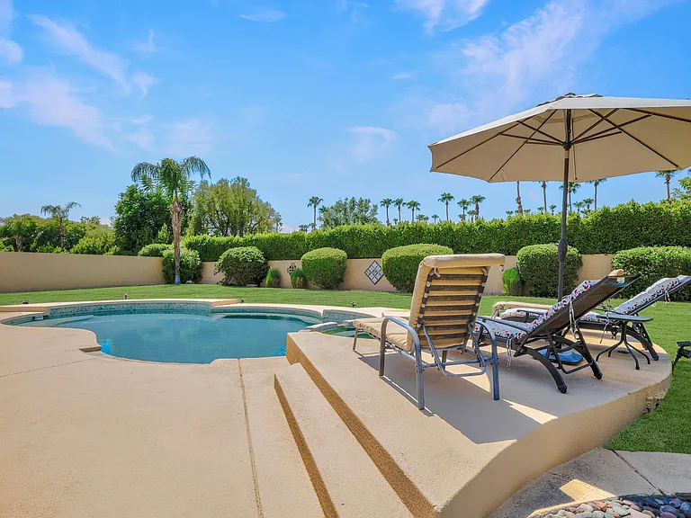 39795 Regency Way — Photo 2