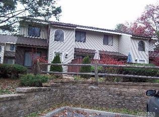 152 Birchwood Rd, Coram, NY 11727