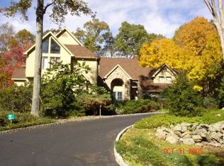 94 Catbrier Rd, Weston, CT 06883