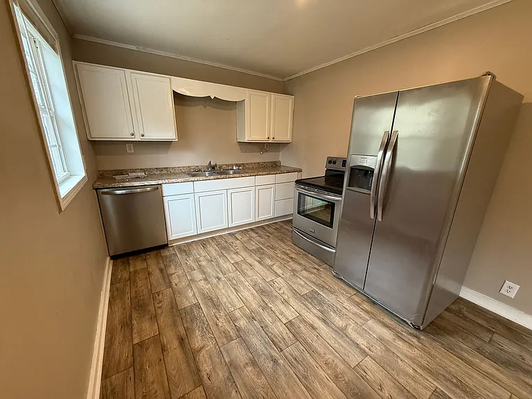 121 Sage St — Photo 2