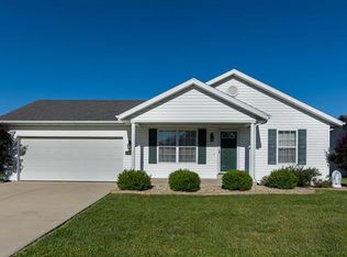 1120 Maplewood Ln, Waterloo, IL