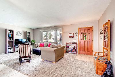 3rd image of 1502 Hollyhock Dr