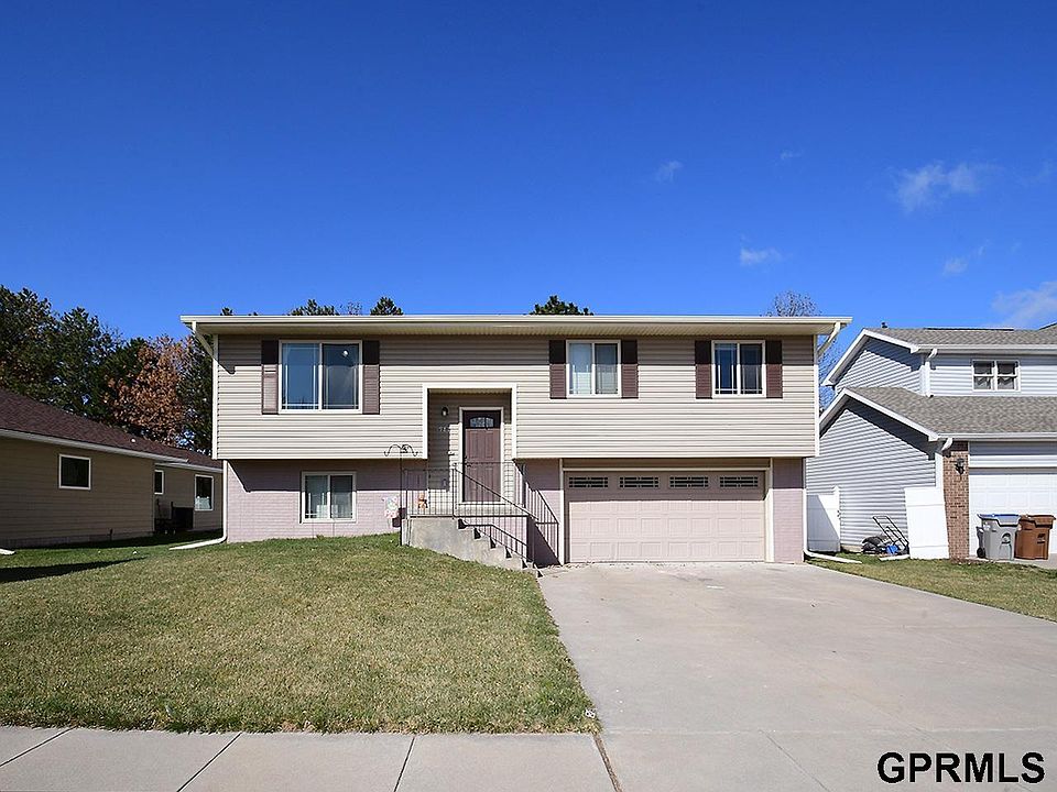 2nd image of 1987 Cynthia Ln