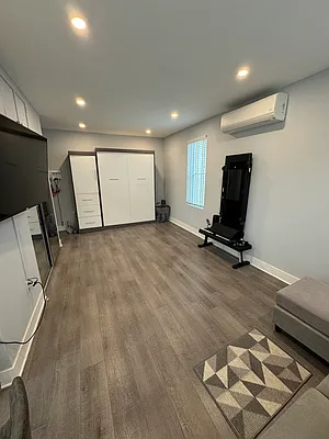 Rented by Bouklis Group | media 3