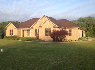 3141 Valley Heights Dr, Adrian, MI 49221