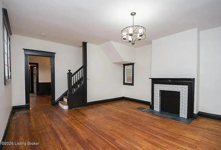 3 bed, 1.5 bath, 2232 sqft, $2,400 — Photo 3