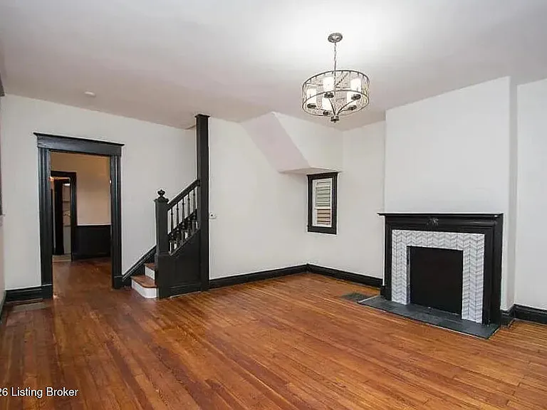 2311 Longest Ave — Photo 3