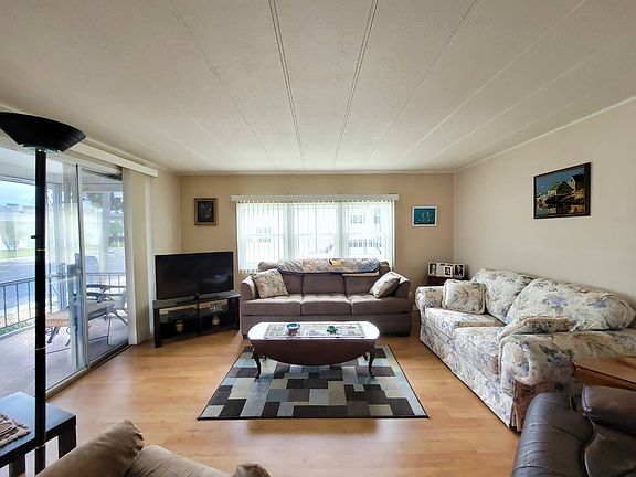 4th image of 34472 Palm Dr