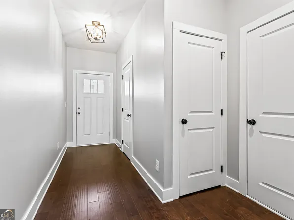 6401 Shalks Crossing Dr, Lithonia, GA 30058