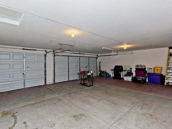 5th image of 2600 Inverness Dr