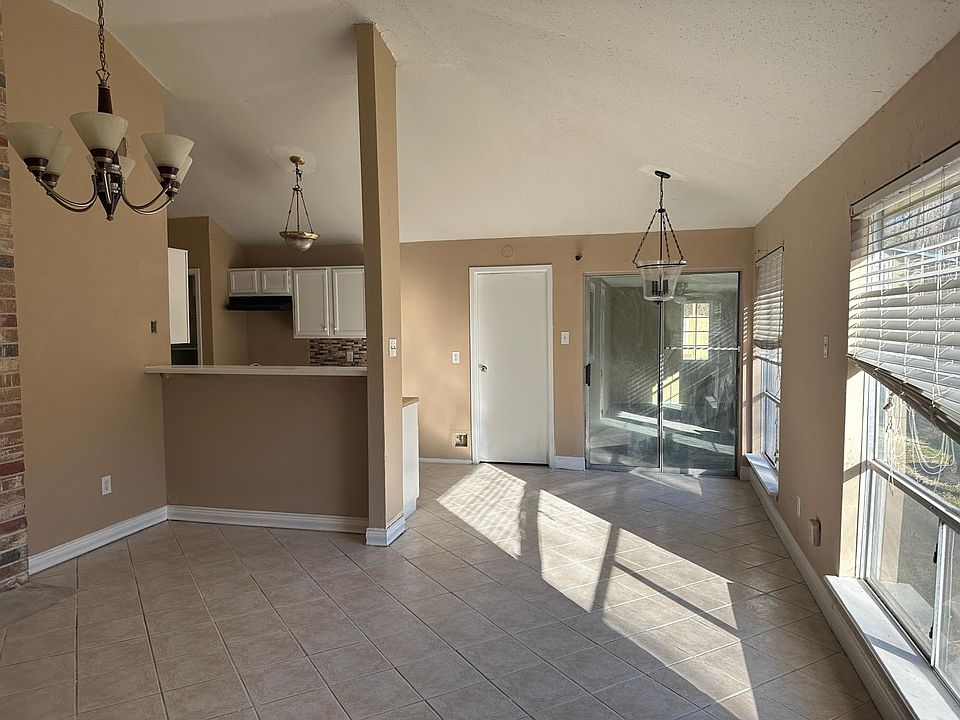 1st image of 10006 Rosbrook Dr