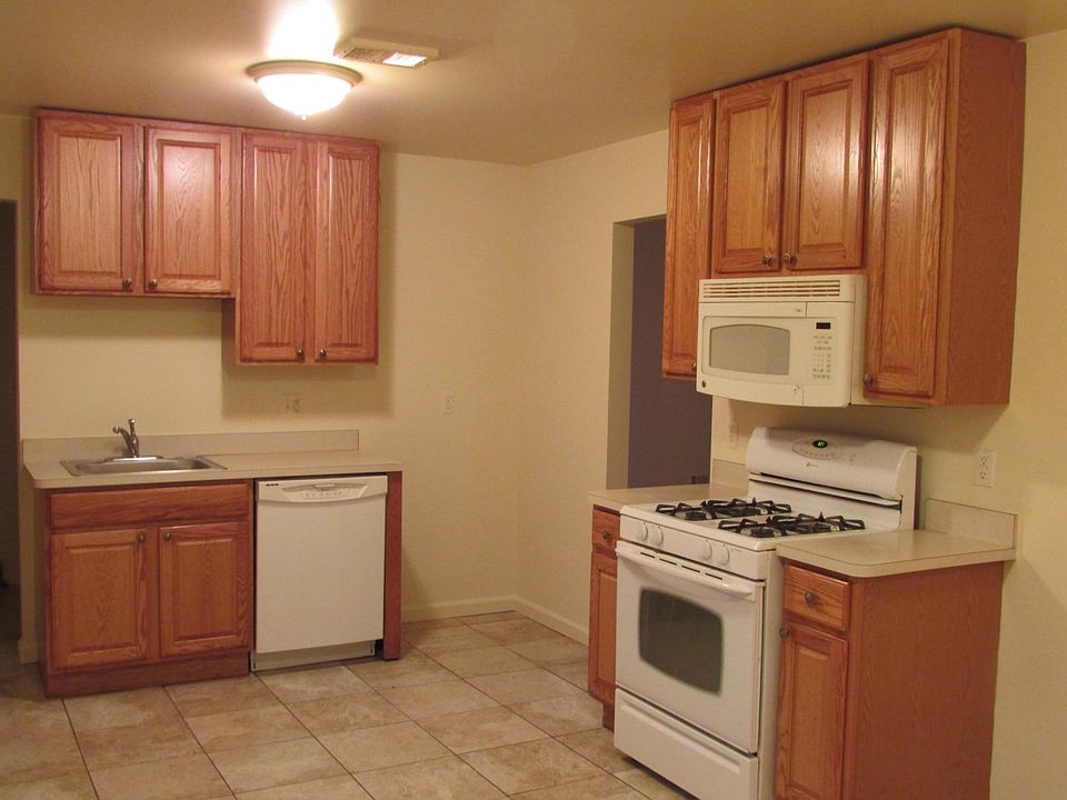 2nd image of 11030 Chalmers Ave
